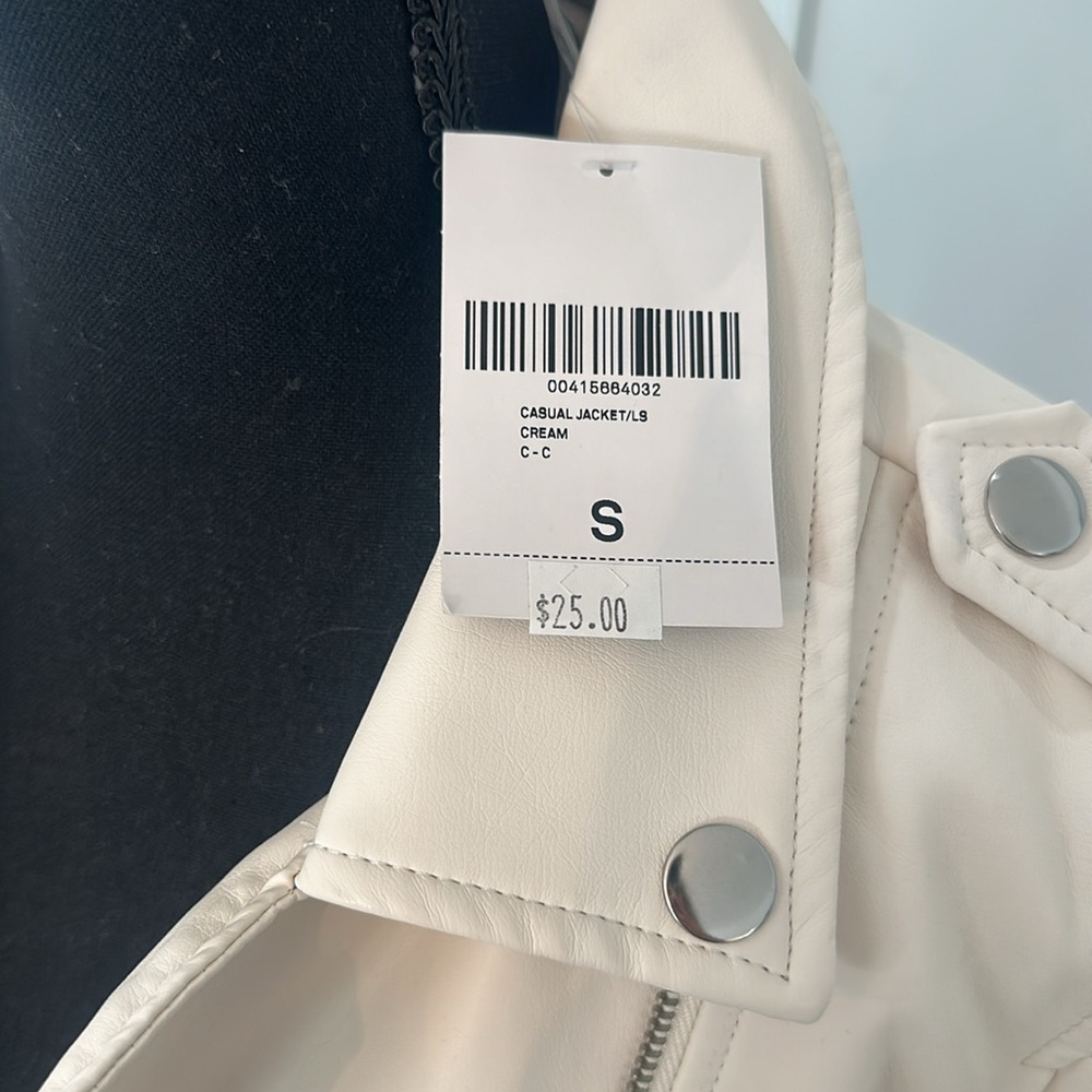 🤍 - Picture 2 of 7